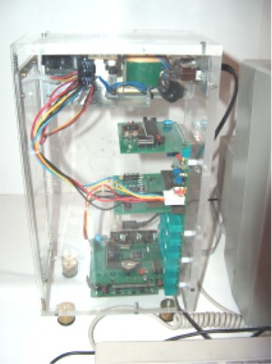 Sistema EMSX2+ en caja de metacrilato, con fuente de alimentacion
de VG8235. Funciona a 3,7/7/14,3 Mhz.
